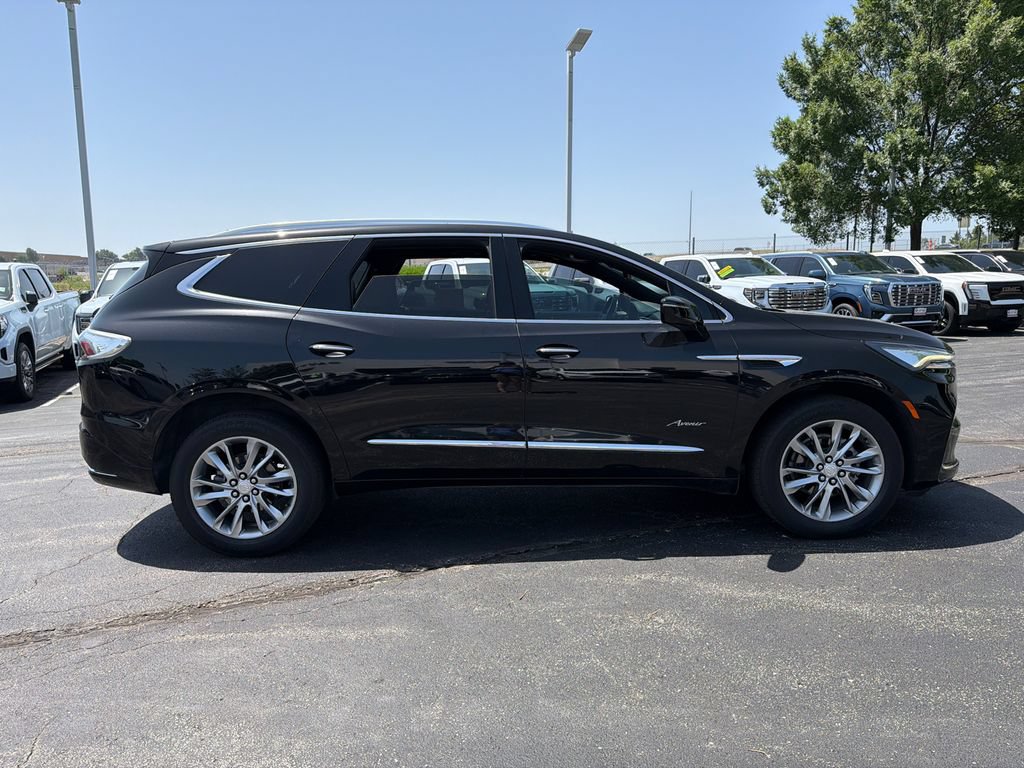 Used 2022 Buick Enclave Avenir w/ Avenir Technology Package AWD/4WD image 4