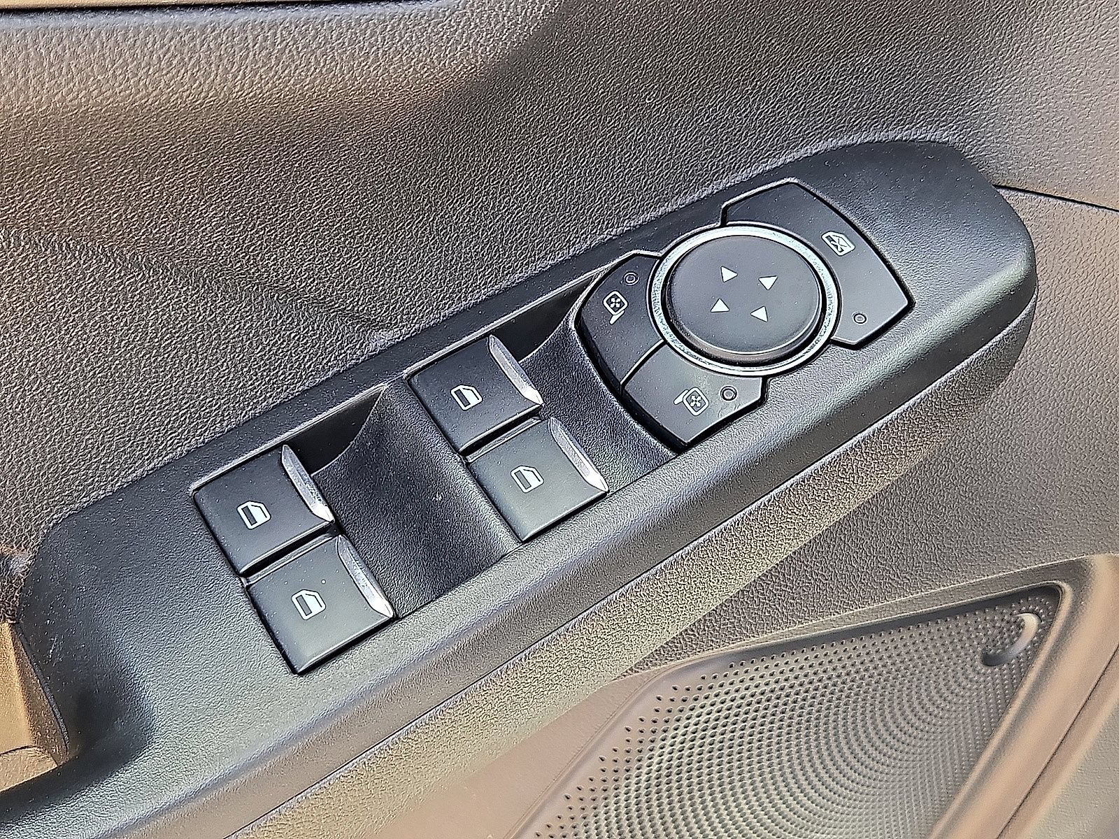 Used 2025 Ford Escape Active AWD/4WD image 21