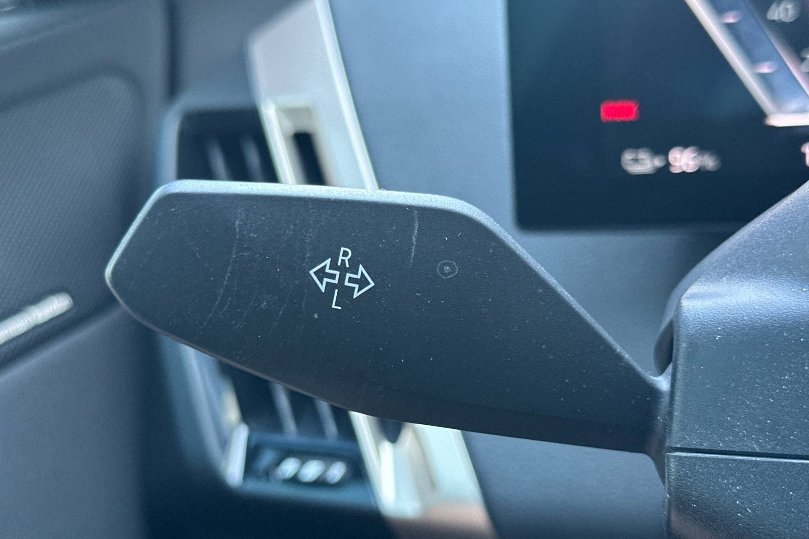 Certified 2024 BMW iX xDrive50 w/ Convenience Package image 34