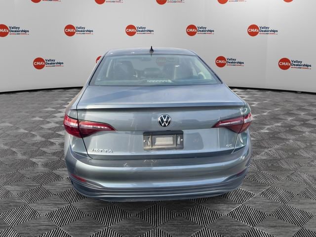 Used 2022 Volkswagen Jetta SE w/ Panoramic Sunroof Package image 3