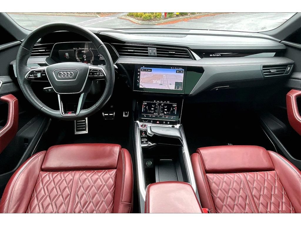 Used 2024 Audi SQ8 e-tron Premium Plus w/ Black Optic Package AWD/4WD image 15