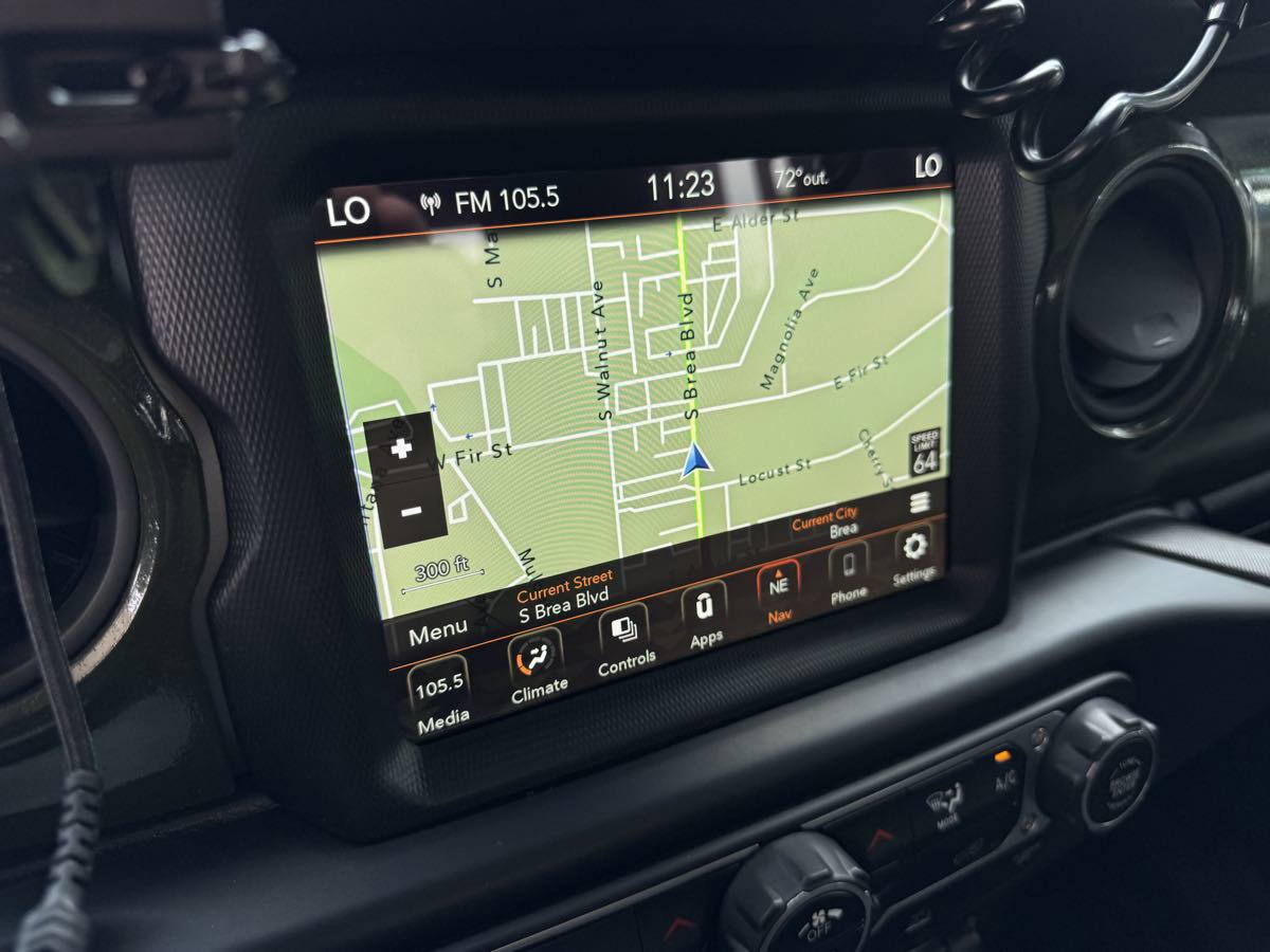 Used 2023 Jeep Gladiator Sport AWD/4WD image 24