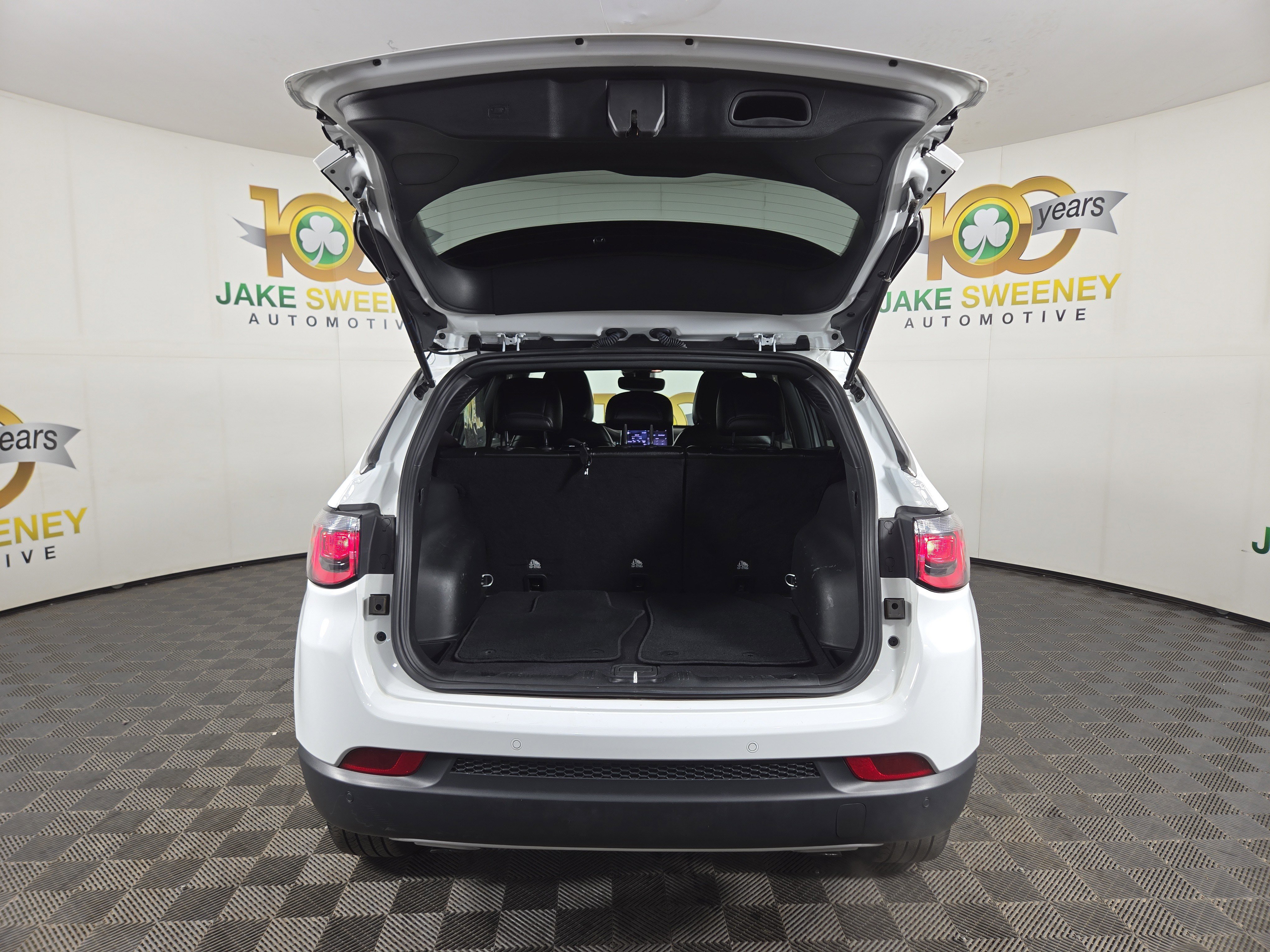 Used 2023 Jeep Compass Limited image 31