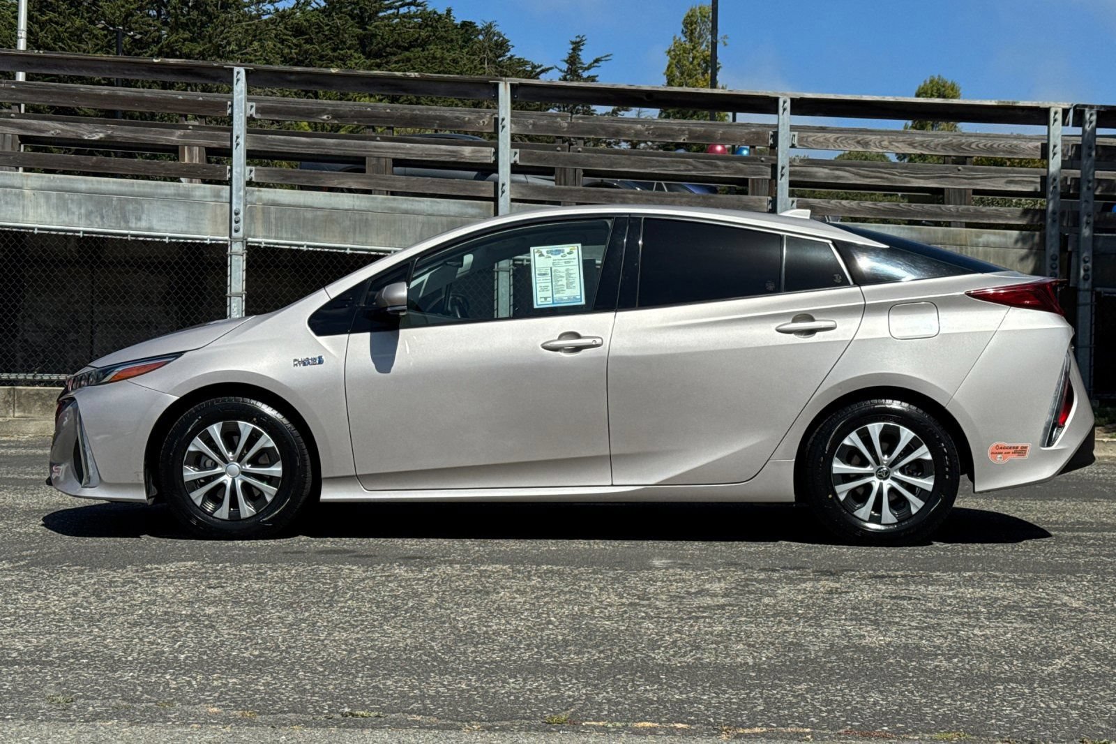 Used 2020 Toyota Prius Prime XLE FWD image 9