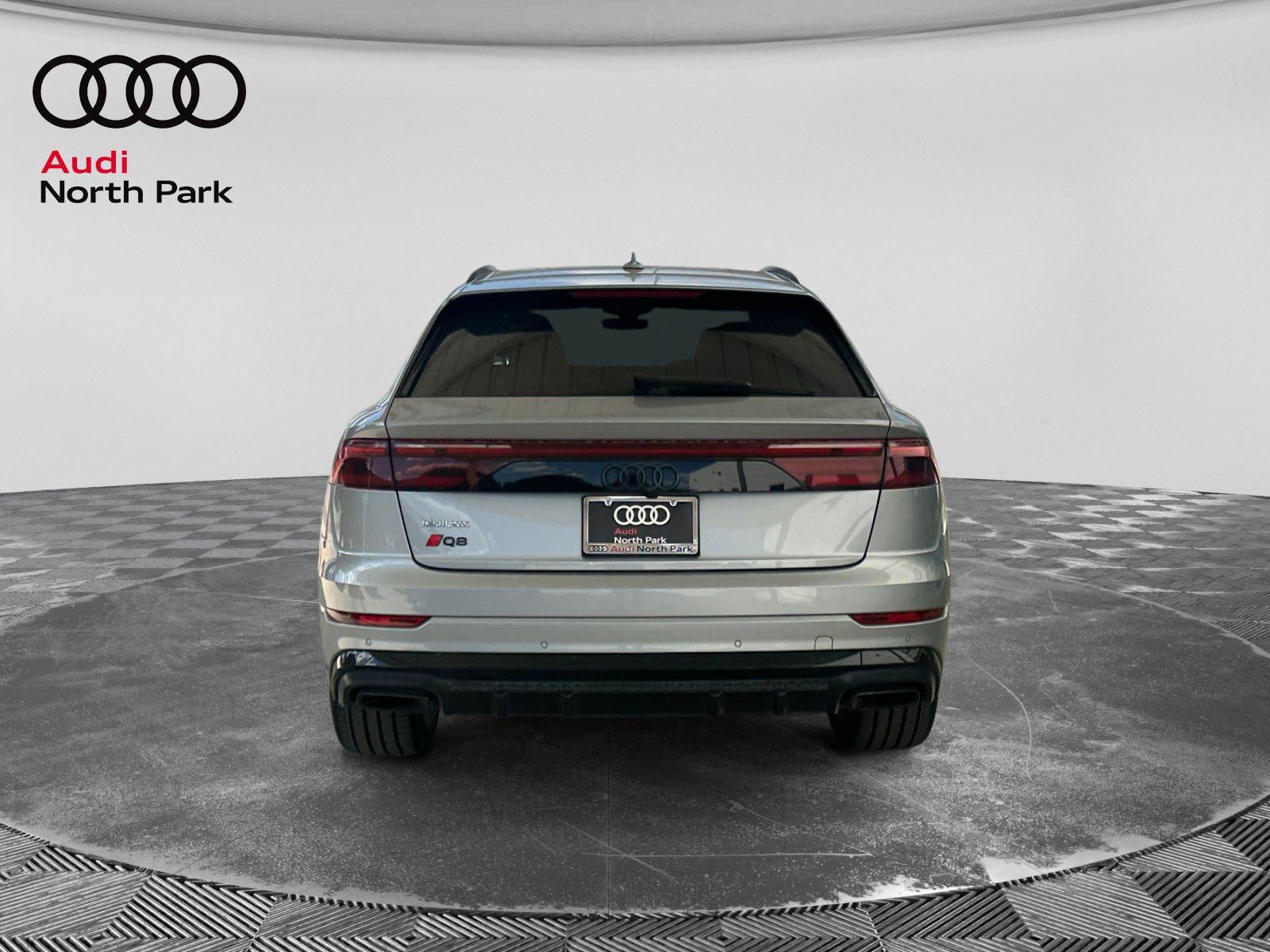 Used 2025 Audi Q8 Premium Plus AWD/4WD image 4