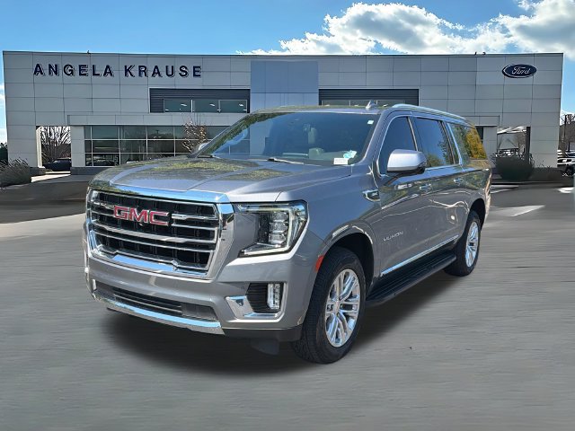 Used 2022 GMC Yukon XL SLT w/ SLT Premium Package RWD image 3