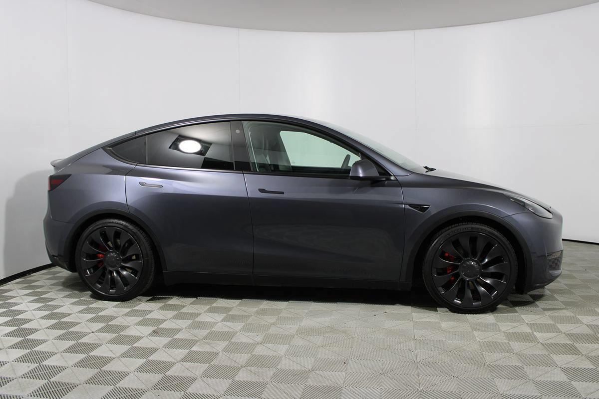 Used 2022 Tesla Model Y Performance AWD/4WD image 28