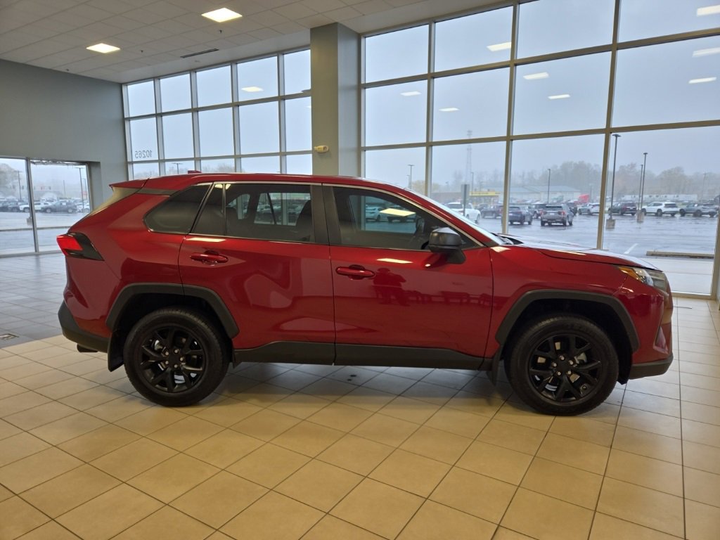 Used 2024 Toyota RAV4 LE image 6
