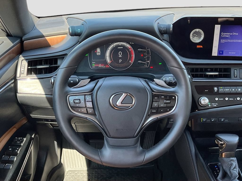Used 2025 Lexus ES 300h w/ Premium Package FWD image 11