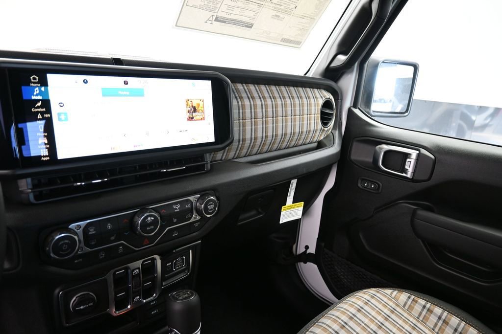 New 2026 Jeep Gladiator Sport AWD/4WD image 18