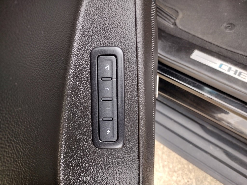 Used 2019 Chevrolet Suburban LT image 30