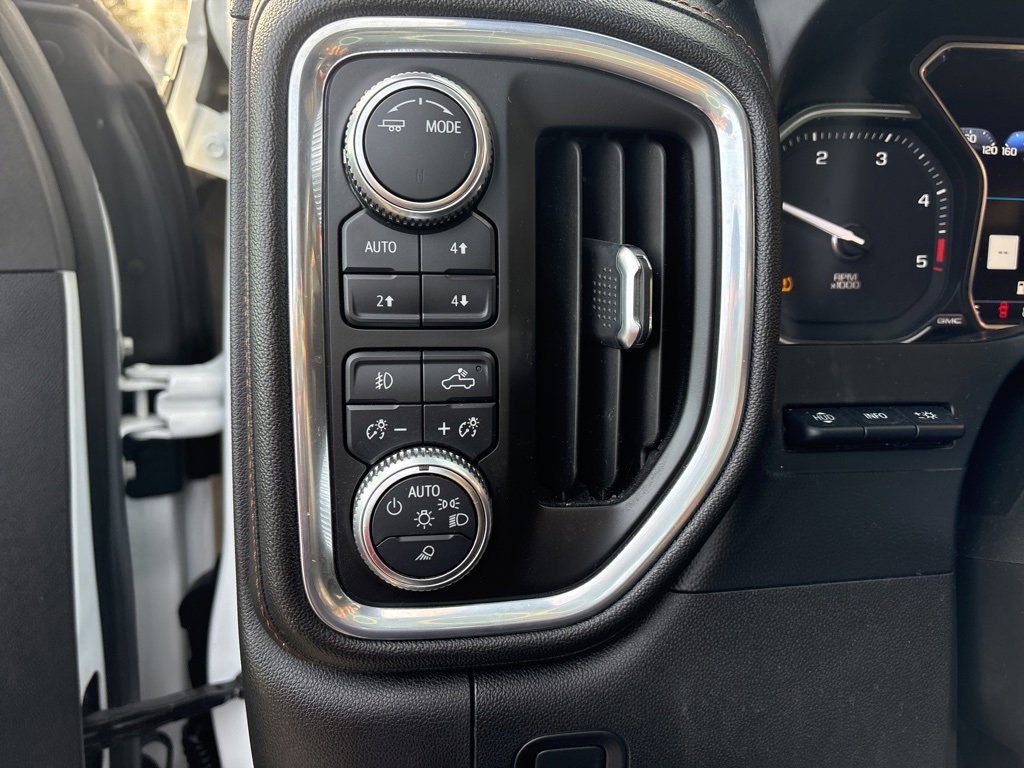 Used 2020 GMC Sierra 2500 AT4 w/ AT4 Premium Package image 12