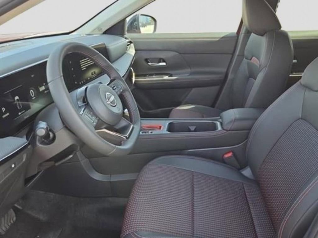 New 2026 Nissan Kicks SR w/ Cold Weather Package image 7