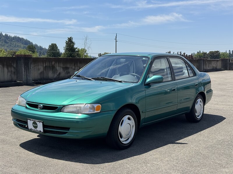 Used 1998 Toyota Corolla LE FWD image 1