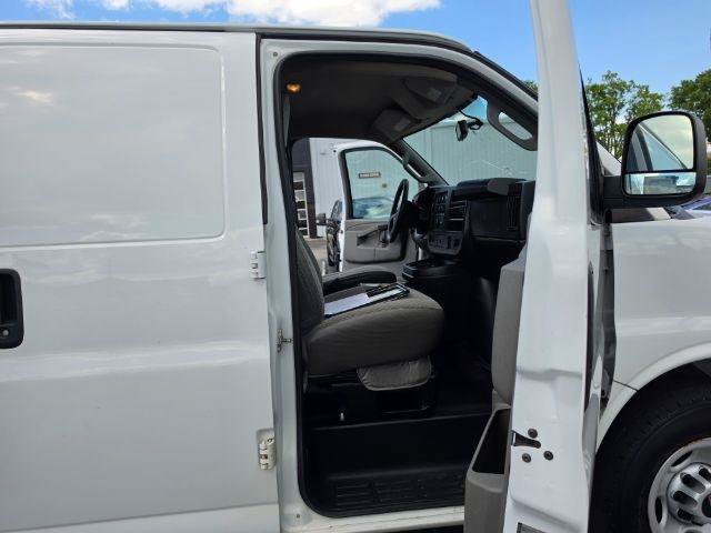 Used 2017 GMC Savana 2500 RWD image 20