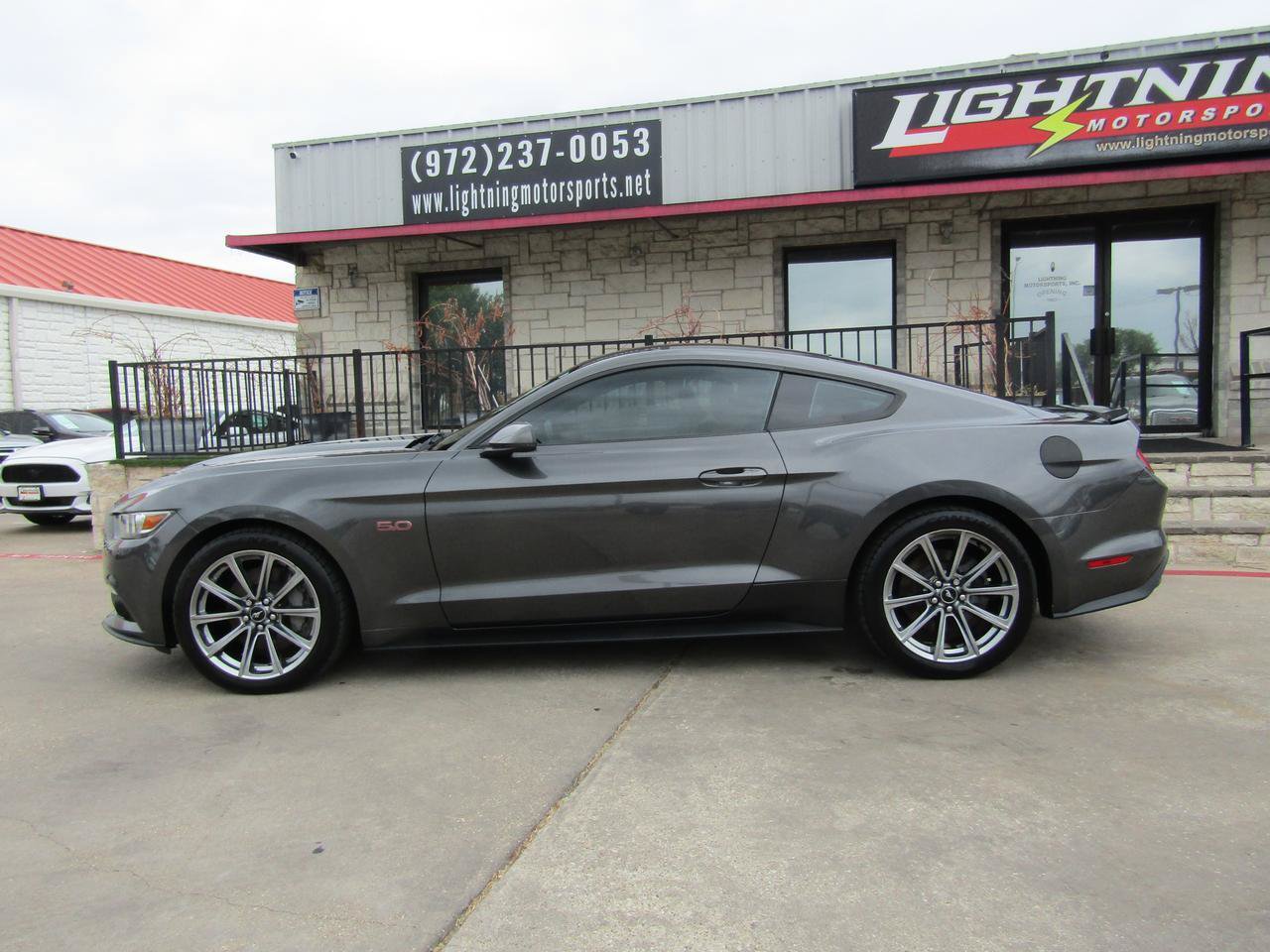 Used 2016 Ford Mustang GT Premium RWD image 2