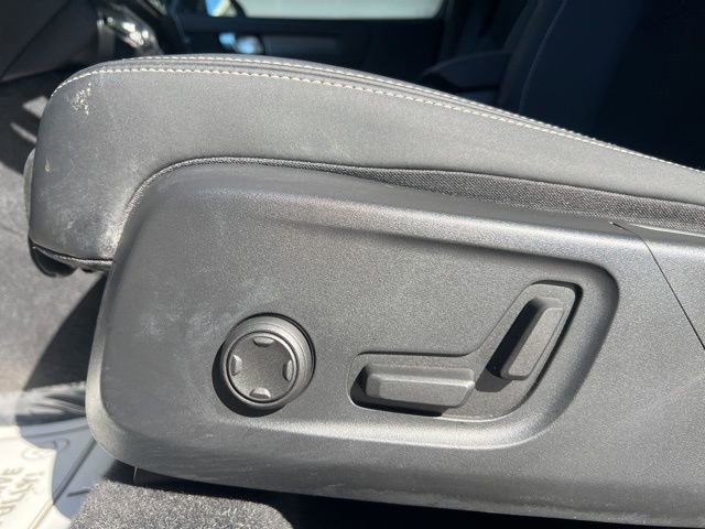 Certified 2023 Volvo XC40 B5 Plus w/ Protection Package Premier image 29