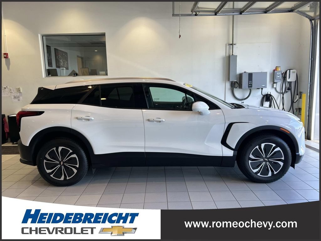 Used 2024 Chevrolet Blazer EV LT AWD/4WD image 2