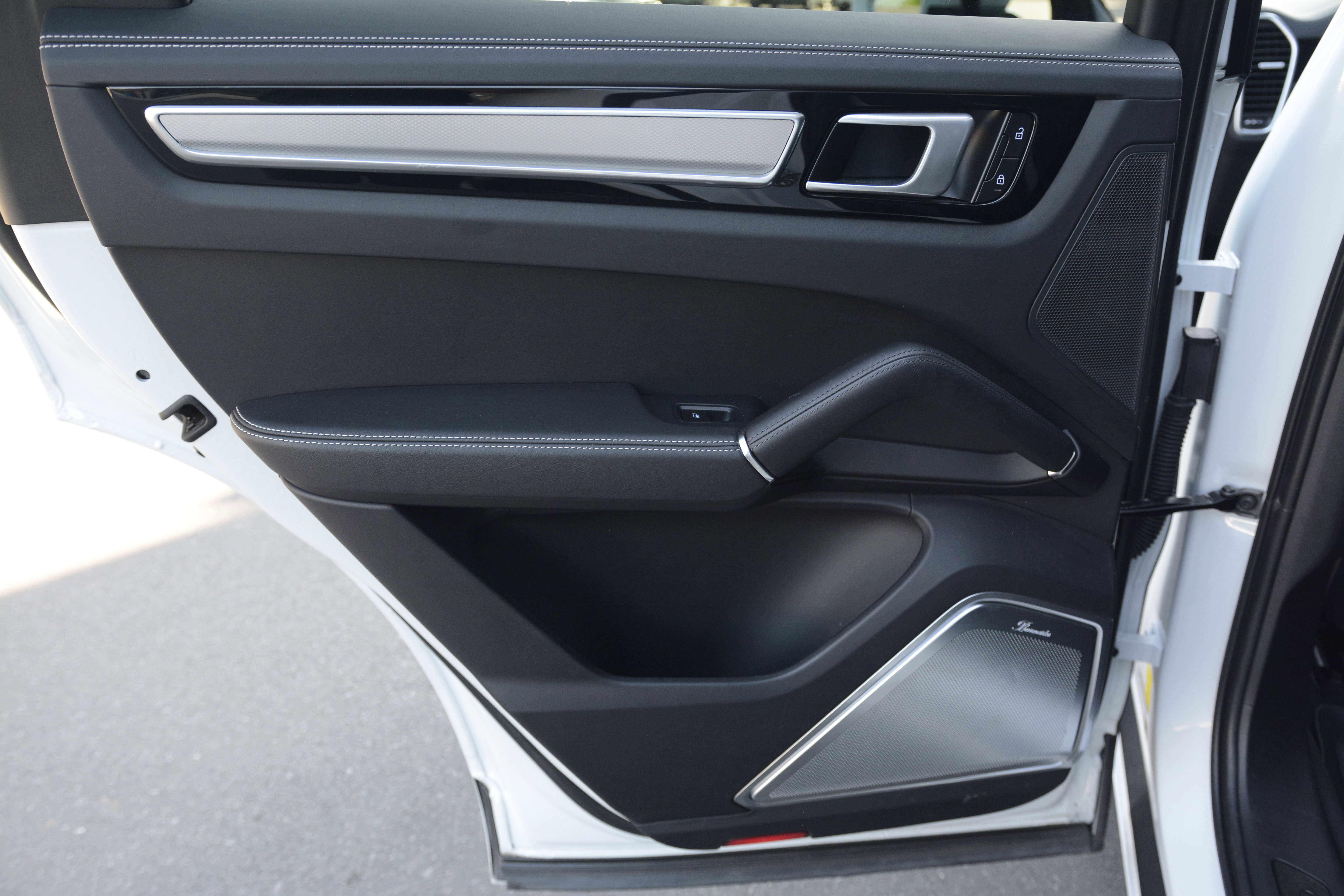 Certified 2022 Porsche Cayenne GTS AWD/4WD image 37