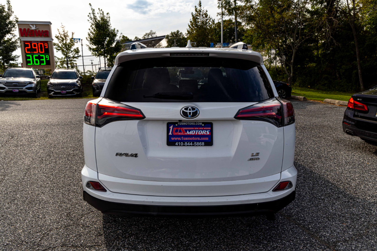 Used 2018 Toyota RAV4 LE w/ All Weather Liner Package image 5