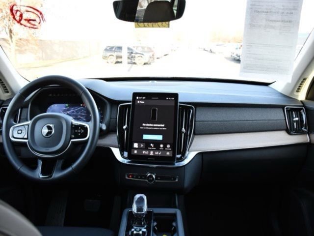 Used 2025 Volvo XC90 B5 Plus image 15