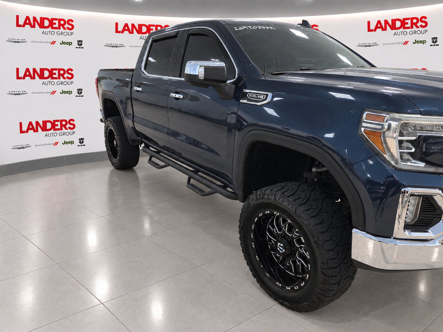Used 2019 GMC Sierra 1500 SLT w/ SLT Premium Plus Package AWD/4WD image 3