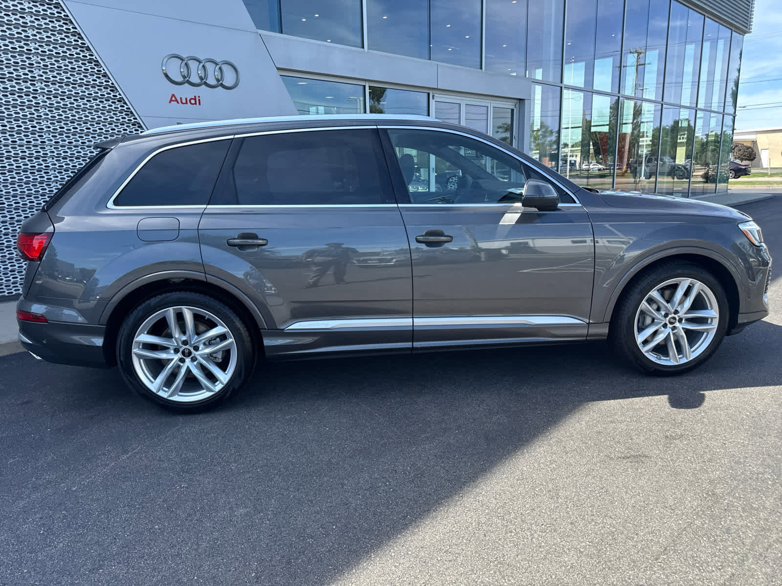 New 2025 Audi Q7 3.0T Premium Plus image 9