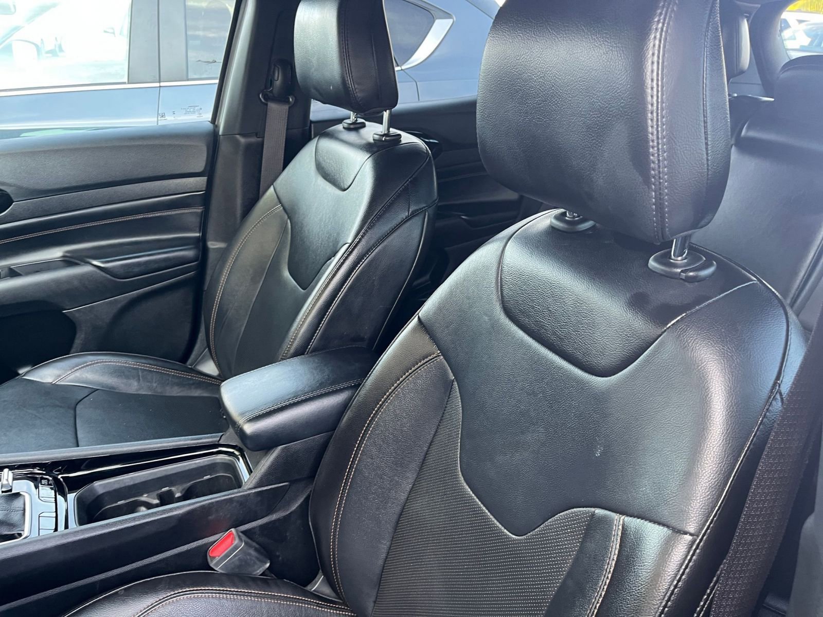 Used 2023 Jeep Compass Limited image 36