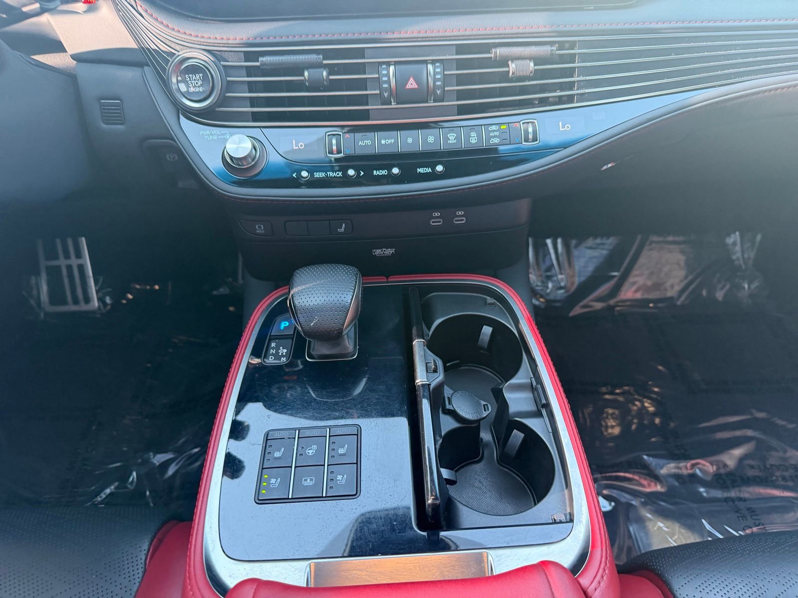 Used 2023 Lexus LS 500 F Sport w/ Accessory Package (Z2) image 16