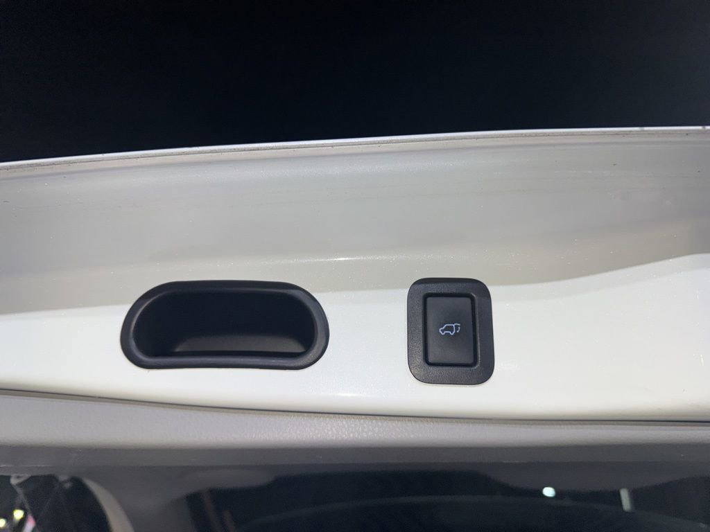 Used 2016 Toyota Highlander Limited w/ Driver Technology Package image 13