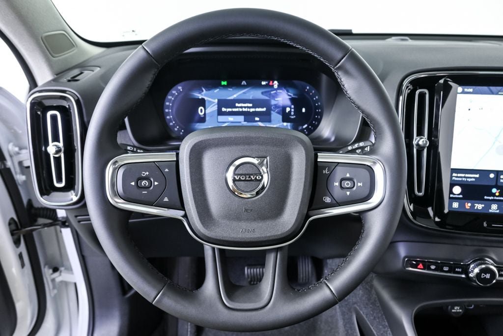 New 2026 Volvo XC40 B5 Core AWD/4WD image 8