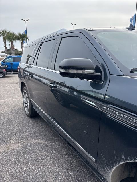 Used 2024 Lincoln Navigator L Reserve image 10
