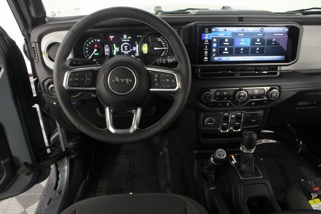 Used 2025 Jeep Wrangler Unlimited Sahara image 10