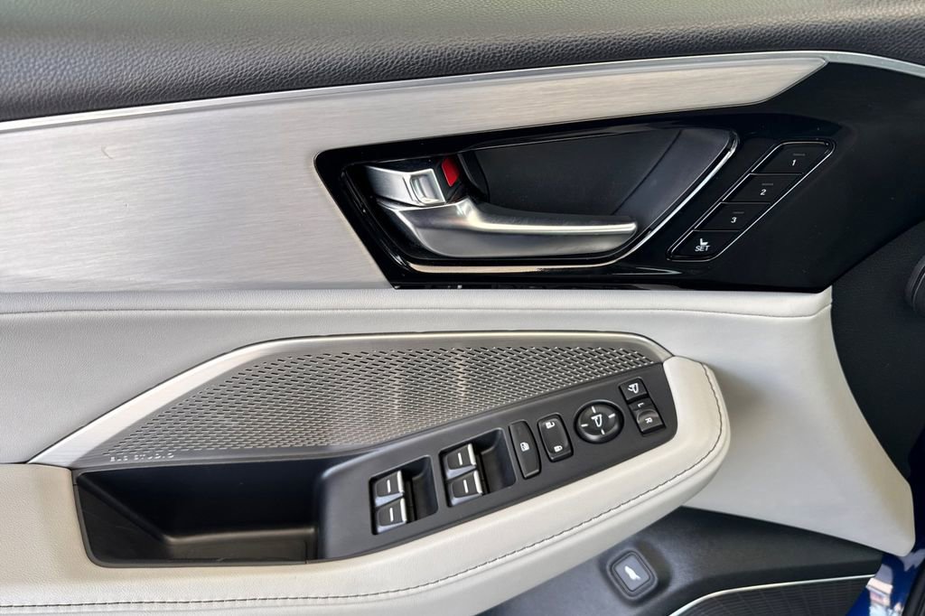 Certified 2023 Acura MDX FWD w/ Technology Package image 15