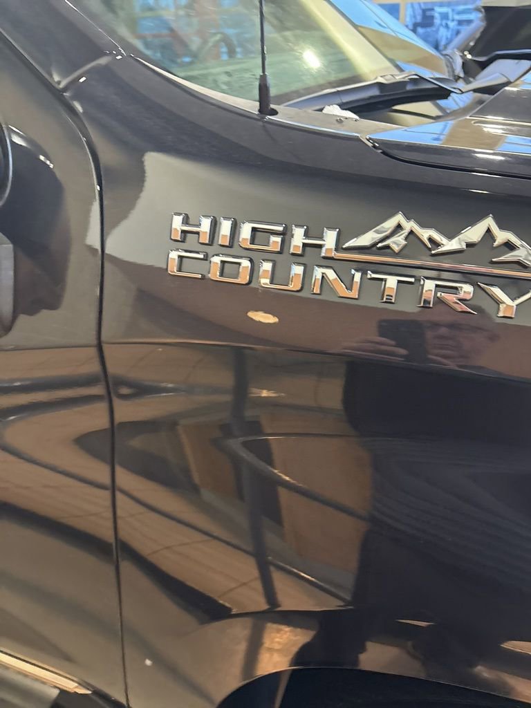 Used 2022 Chevrolet Silverado 1500 High Country w/ High Country Premium Package image 7