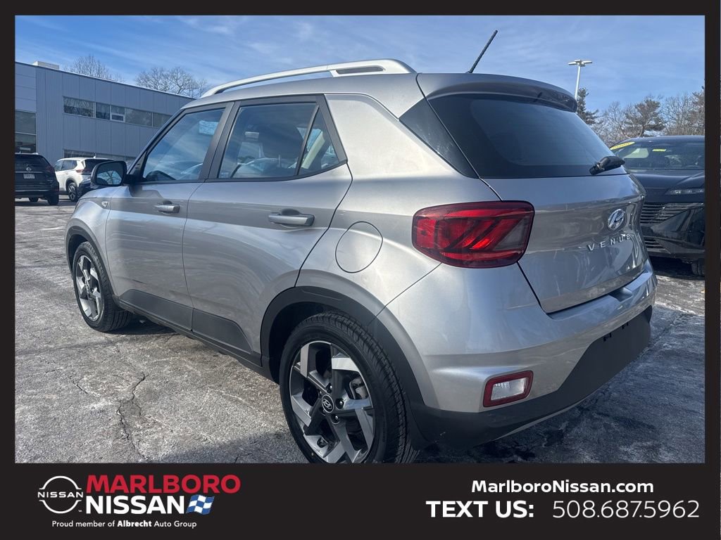 Used 2023 Hyundai Venue SEL w/ Cargo Package image 5