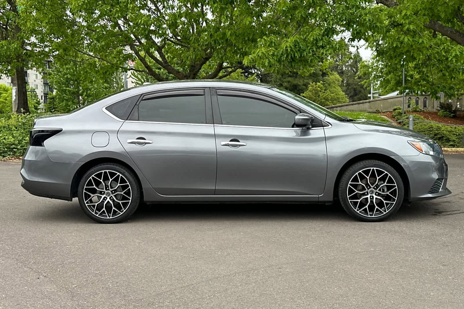 Used 2019 Nissan Sentra SV FWD image 8