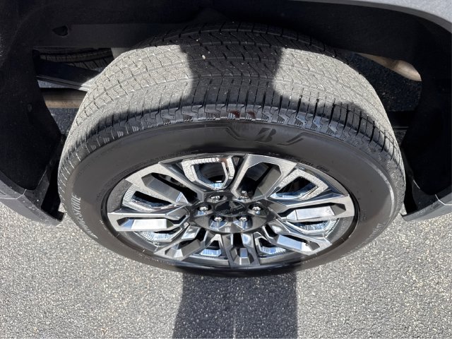 Used 2024 GMC Sierra 1500 Denali Ultimate AWD/4WD image 17