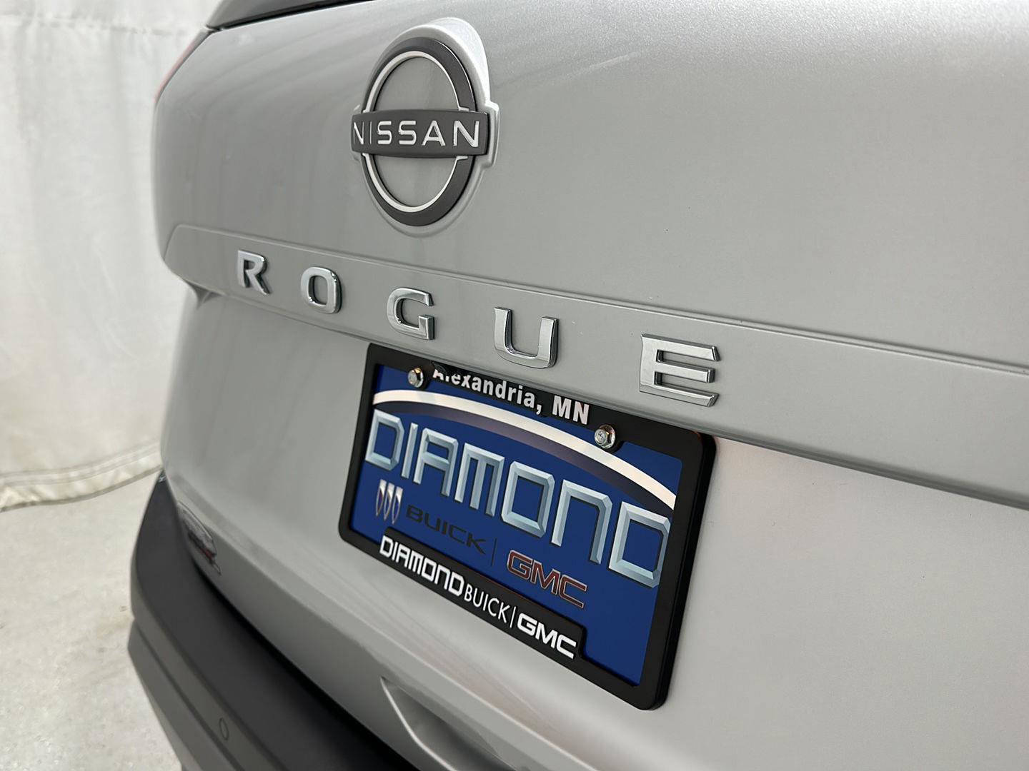 Used 2023 Nissan Rogue SV image 31