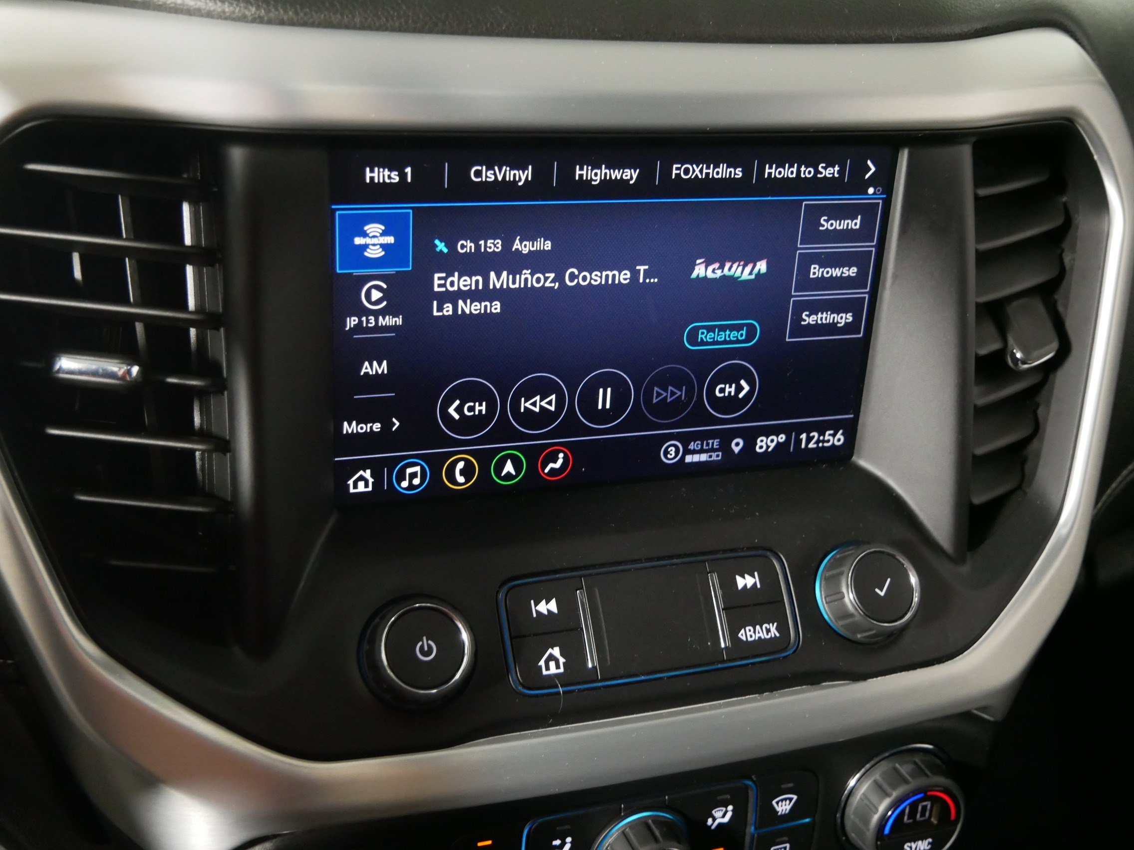 Used 2021 GMC Acadia SLT w/ Elevation Edition AWD/4WD image 22