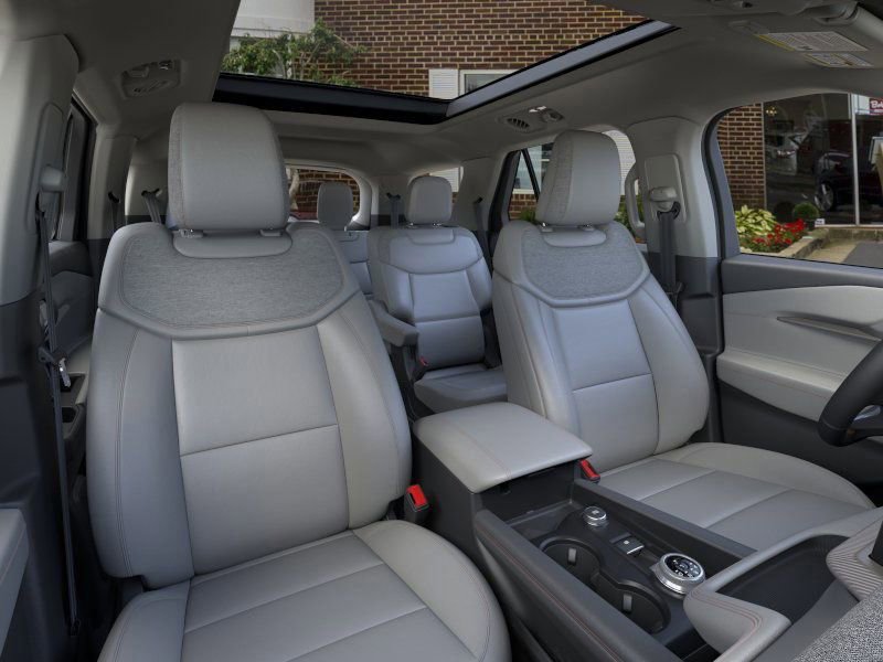 New 2026 Ford Explorer Active w/ Active Comfort Package image 10