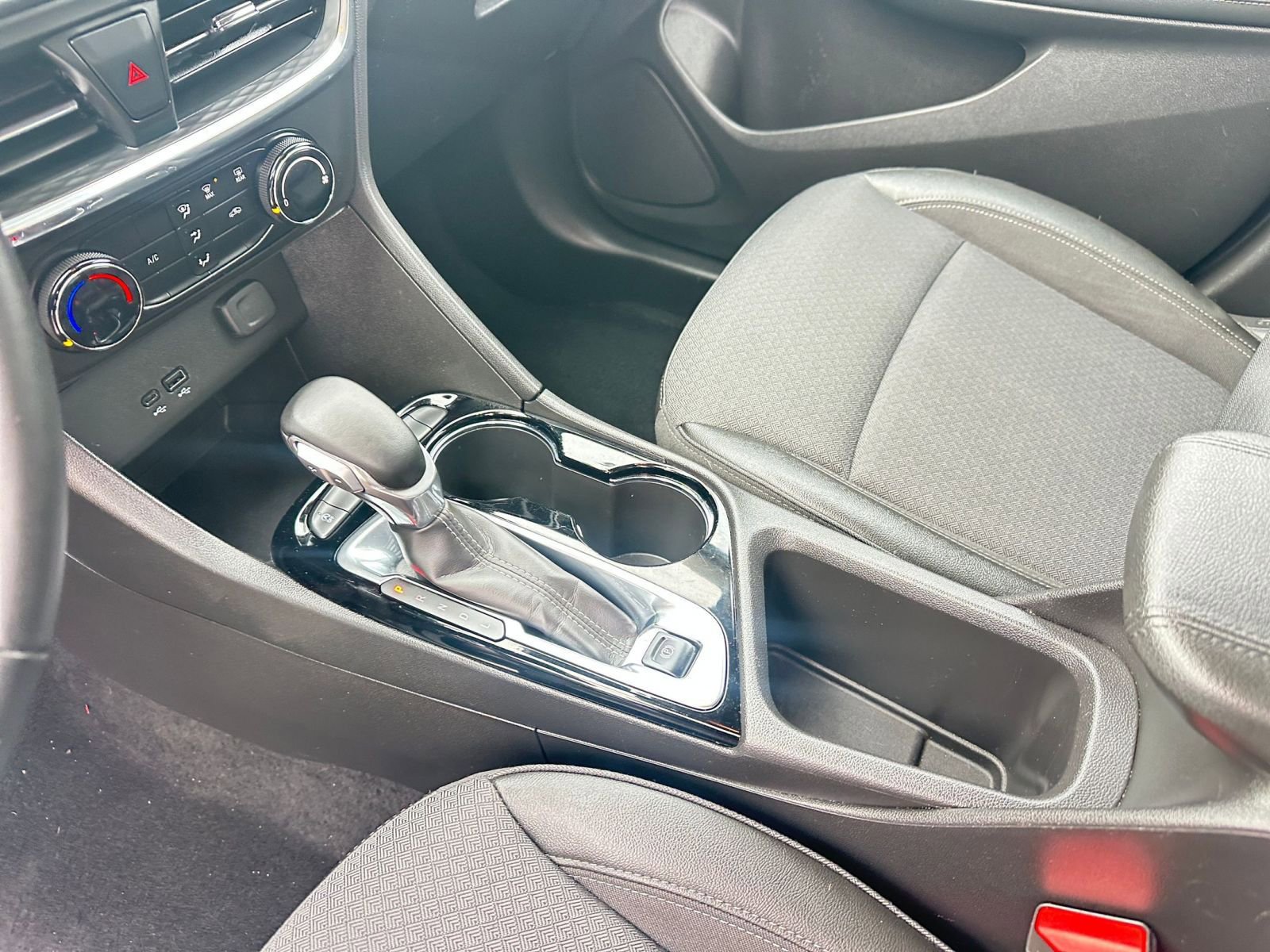 Used 2025 Buick Encore GX Preferred image 41