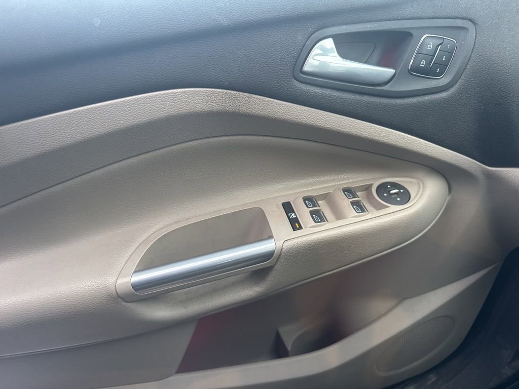 Used 2015 Ford Escape Titanium image 23