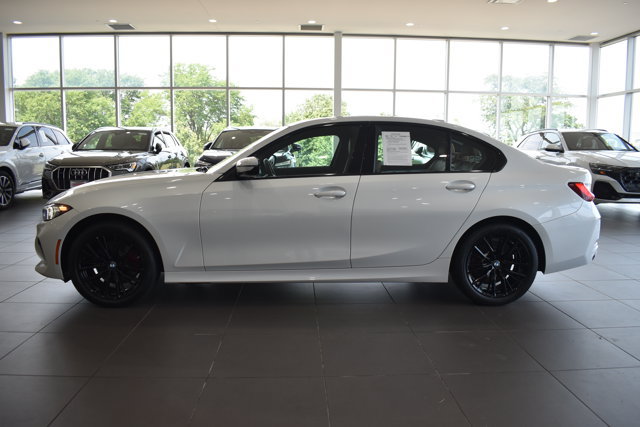 Used 2024 BMW 330i xDrive Sedan w/ Convenience Package AWD/4WD image 4