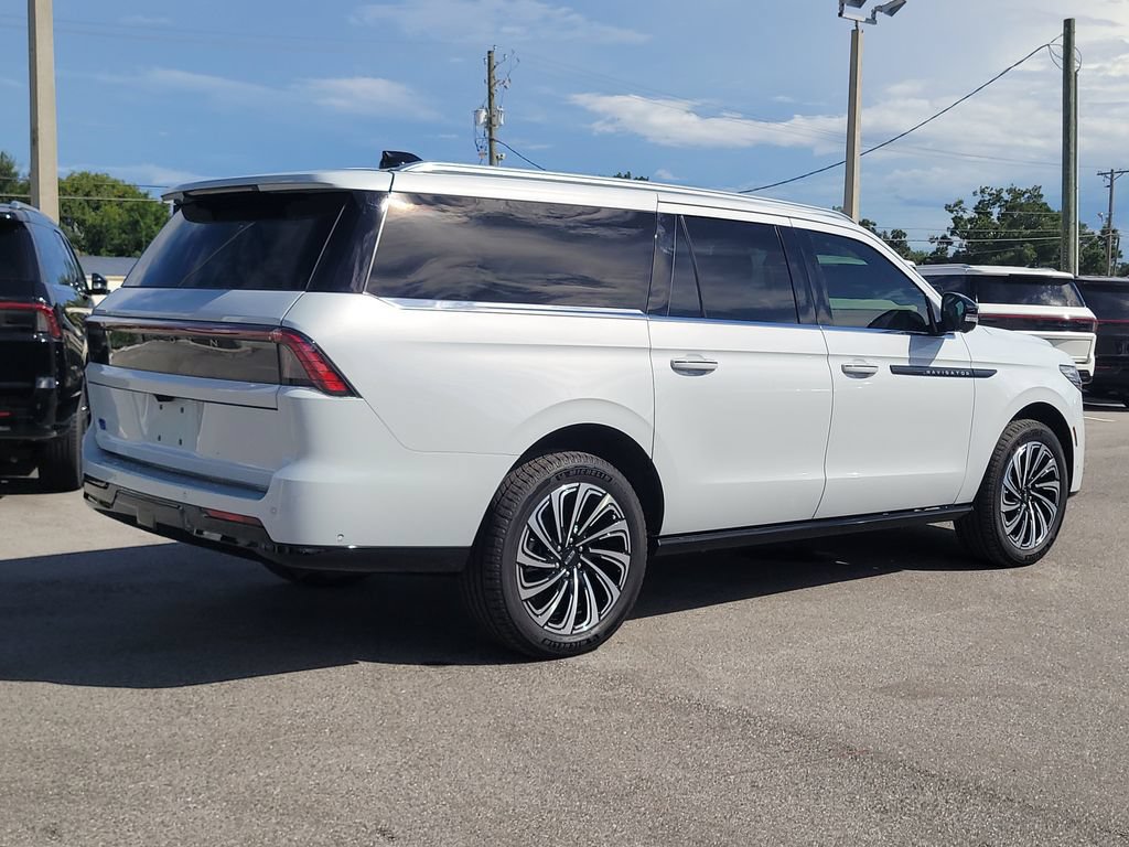 Used 2025 Lincoln Navigator L Black Label AWD/4WD image 4