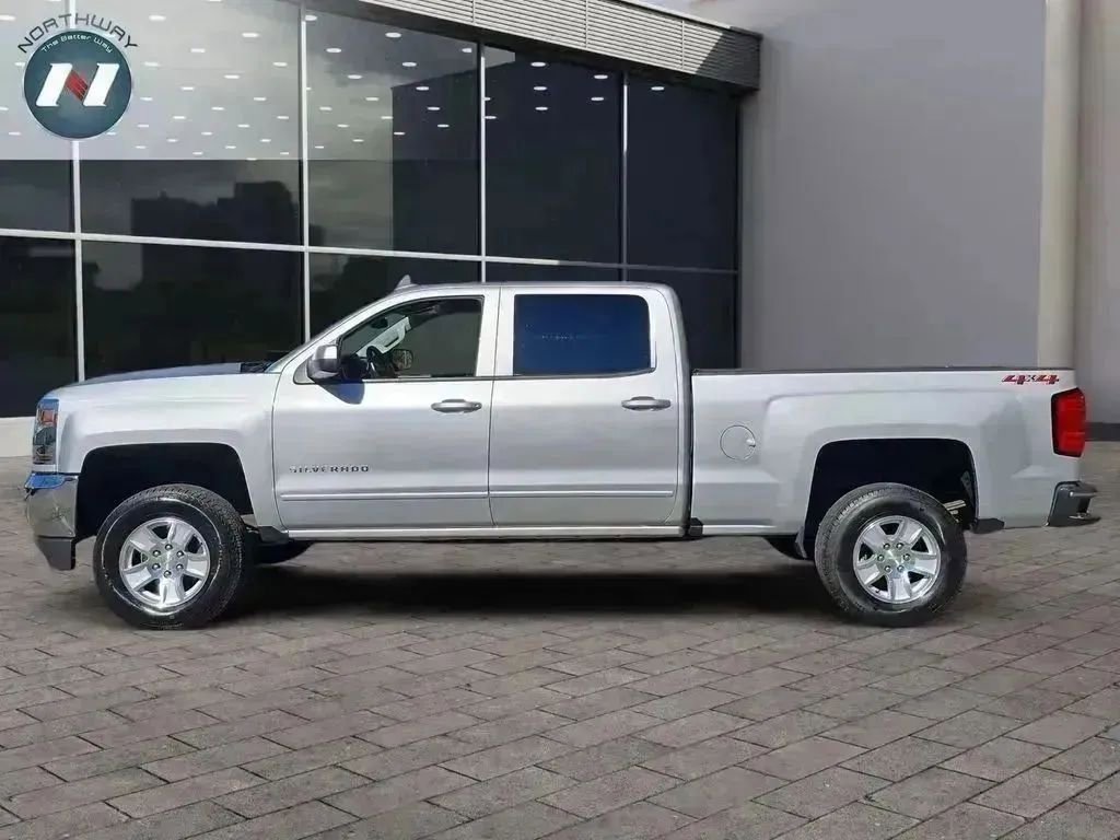 Used 2018 Chevrolet Silverado 1500 LT w/ All Star Edition image 2