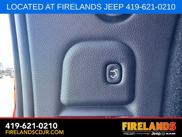 Used 2023 Dodge Durango R/T w/ Blacktop Package AWD/4WD image 7