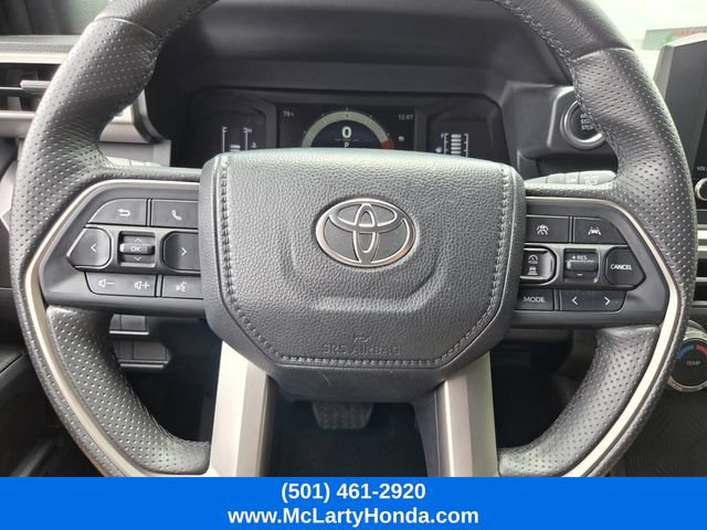 Used 2025 Toyota 4Runner SR5 AWD/4WD image 30