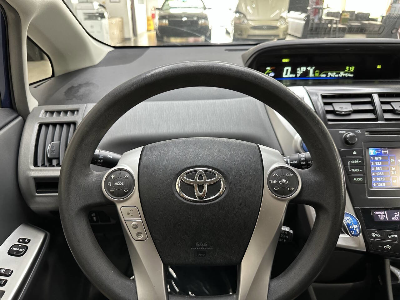 Used 2012 Toyota Prius V image 20