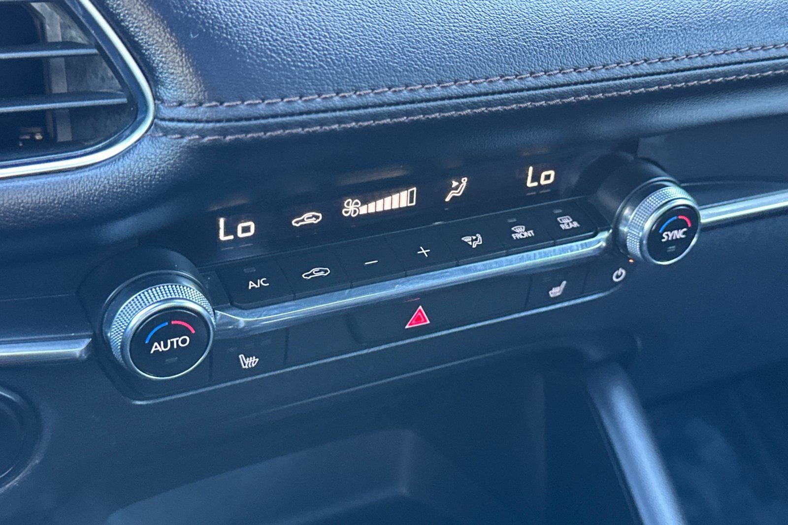 Used 2025 MAZDA MAZDA3 2.5 S Hatchback w/ Premium Pkg image 31